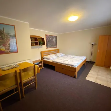 Pod Zamkem 3* Průhonice