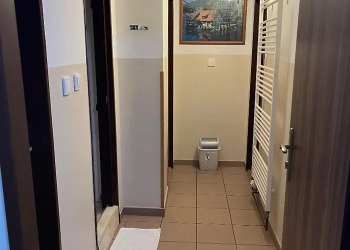 Pod Zamkem Πανσιόν 3*