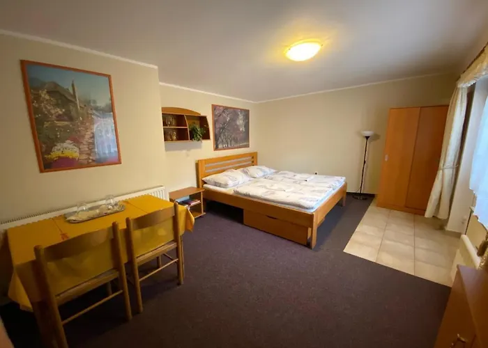 Pod Zamkem 3* Pruhonice